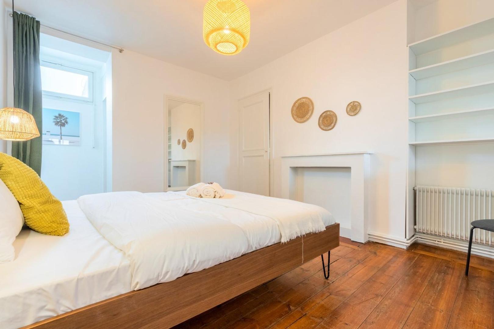 2-Bedroom Apartment Near Metro Lille Exteriör bild
